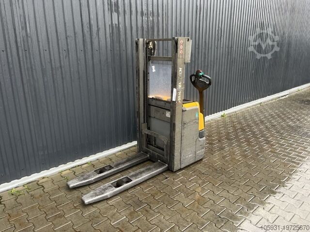 Deichselstapler Jungheinrich EJC216