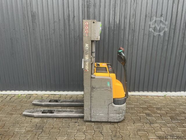 Deichselstapler Jungheinrich EJC216