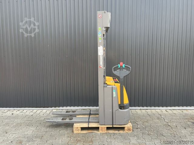 Pedestrian Stacker Jungheinrich EJC112