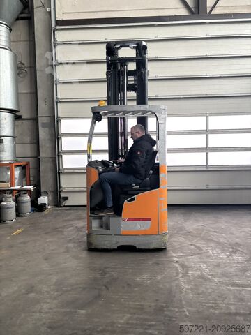Reach Trucks Still FM-X10