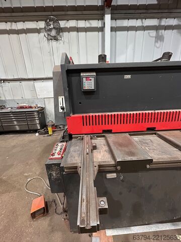 Hydraulic guillotine shear EDWARDS Truecut 3000mm x 10mm Guillotine