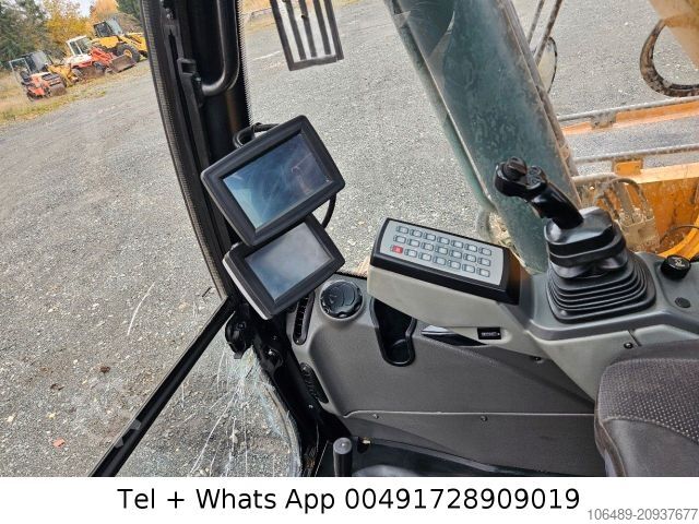 Road roller LIEBHERR 924  Oitquick