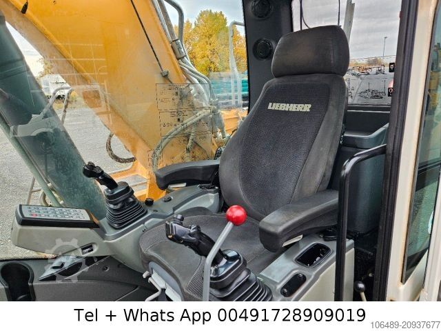 Road roller LIEBHERR 924  Oitquick