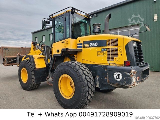 Wheel loader KOMATSU WA250PZ-6 .2Stüe nellwe.