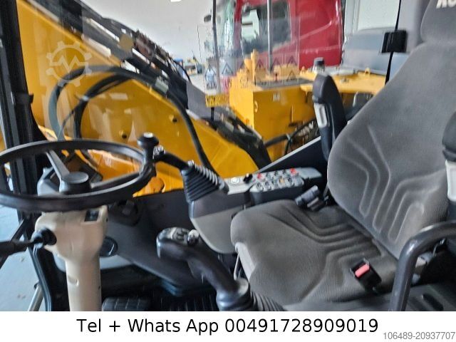 Mobile excavator KOMATSU PW 148-8