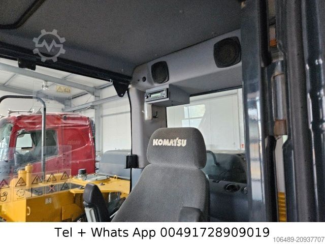 Mobile excavator KOMATSU PW 148-8