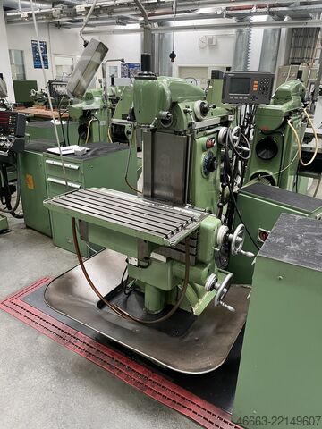 Universal milling machine from a school Deckel FP2