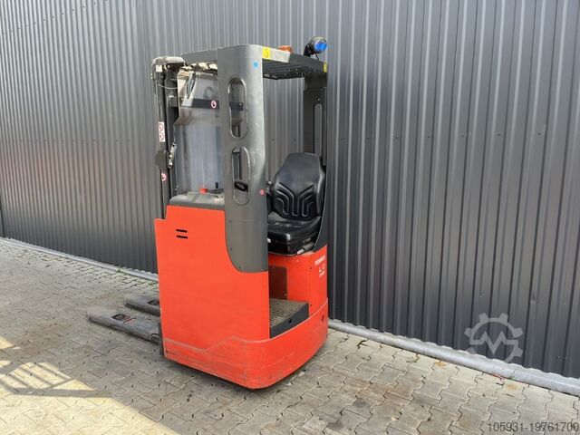 Stacker sit on Linde L12R