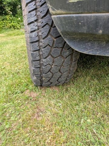 Pick-up DODGE RAM 2500-Grün foliert-original Weiß - unfallfrei