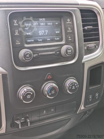 Pick-up DODGE RAM 2500-Grün foliert-original Weiß - unfallfrei