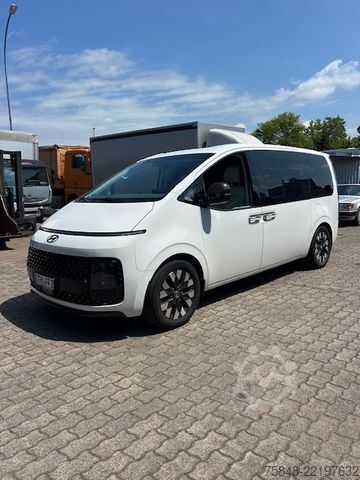 Kleinbus HYUNDAI STARIA 2.2 CRDi Signature-4WD-Bose-Pano-Voll