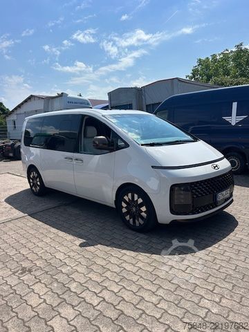 Kleinbus HYUNDAI STARIA 2.2 CRDi Signature-4WD-Bose-Pano-Voll