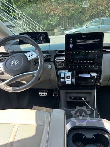 Kleinbus HYUNDAI STARIA 2.2 CRDi Signature-4WD-Bose-Pano-Voll