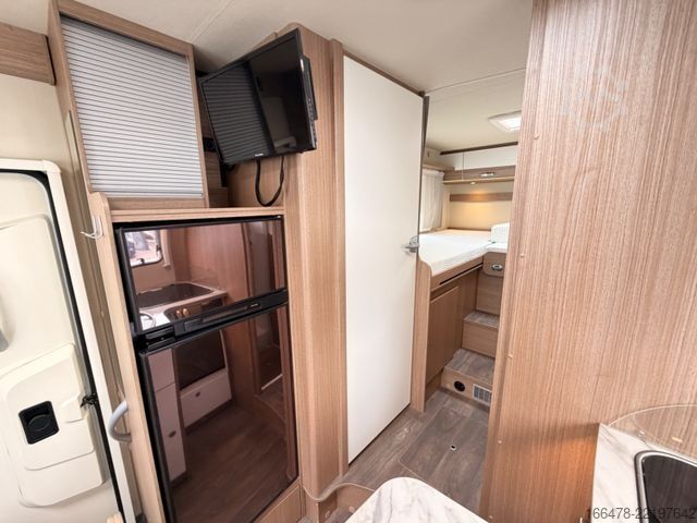 Integrated camper CARADO I 447 *Einzelbetten-Hubbett-Automatik*