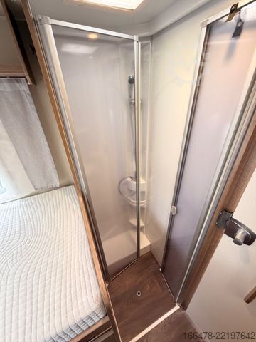 Integrated camper CARADO I 447 *Einzelbetten-Hubbett-Automatik*