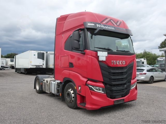 Standard tractor unit Iveco S-Way AS 440 S 46 GHH Silo Kompressor Intarder
