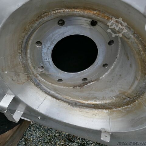 8000 Liter isolierter Behälter aus V2A mit seitlichem Propellerrührwerk  9469