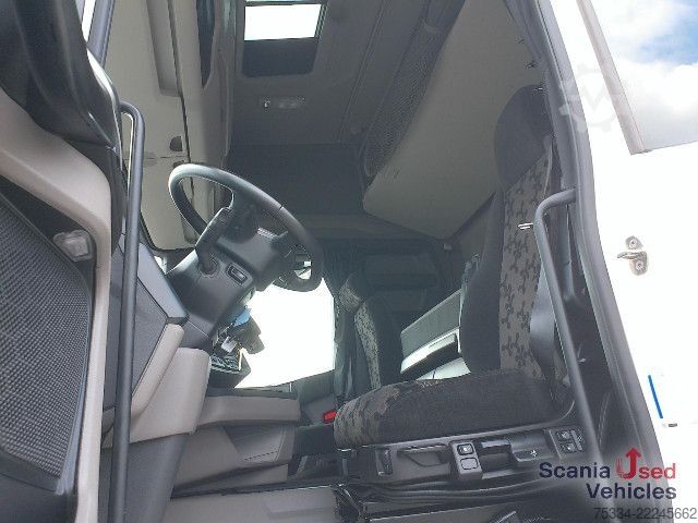 Standard tractor unit Scania R 460 A4x2NA