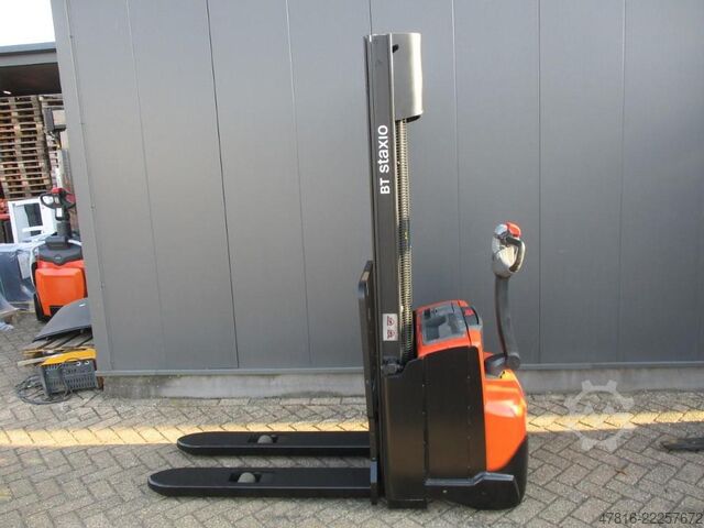 Pallet stacker BT SWE120