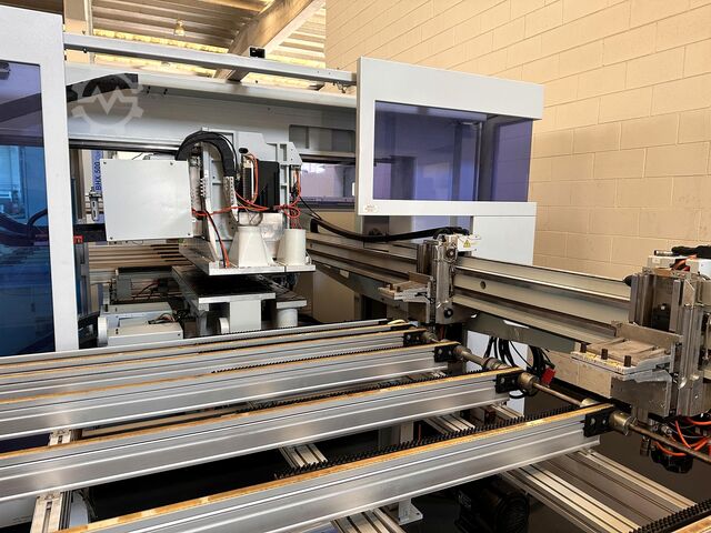 Bearbeitungszentrum mit Durchlauf WEEKE BHX 500