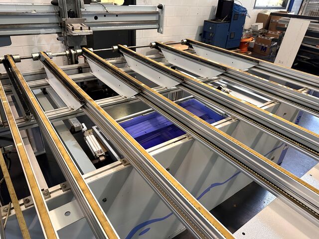 Bearbeitungszentrum mit Durchlauf WEEKE BHX 500