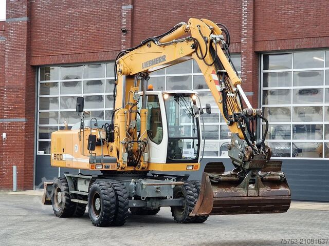 Radbagger Liebherr A900C - 95 KW - Central Greasing -