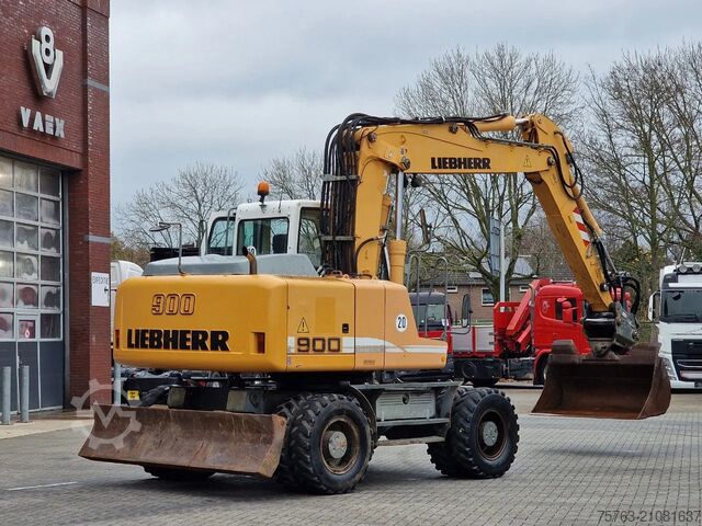 Radbagger Liebherr A900C - 95 KW - Central Greasing -