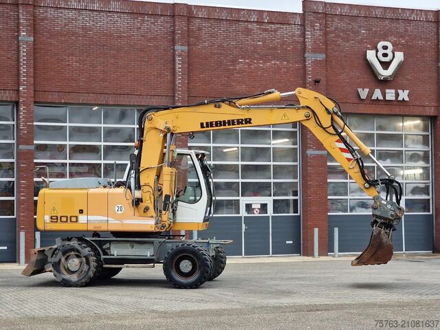 Radbagger Liebherr A900C - 95 KW - Central Greasing -