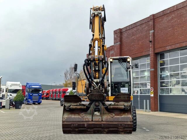 Radbagger Liebherr A900C - 95 KW - Central Greasing -
