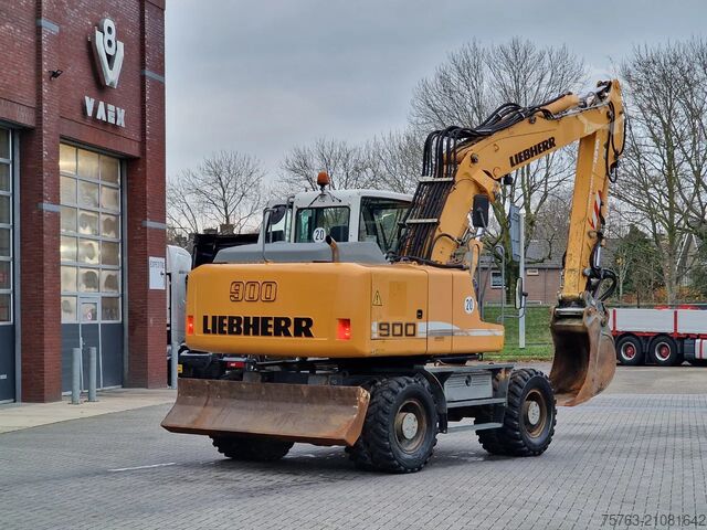 Radbagger Liebherr A900C - 95 KW - Central Greasing -