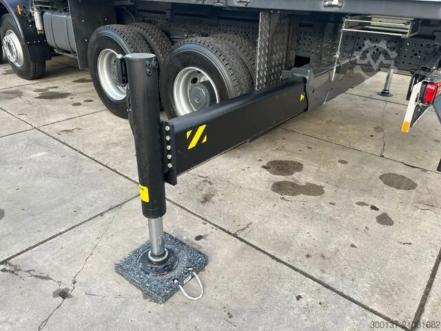 Crane truck Mercedes-Benz Arocs 4140 K 8x4 Crane Truck