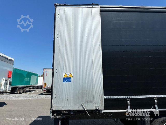 Open semitrailer with tarp Schmitz Cargobull Semitrailer Curtainsider Standard
