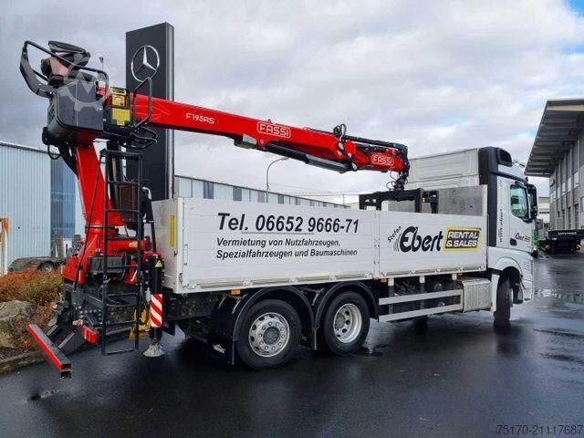 Plattformanhänger Mercedes-Benz Actros 2745 L 6x2 Baustoffpritsche+Kran Retarder