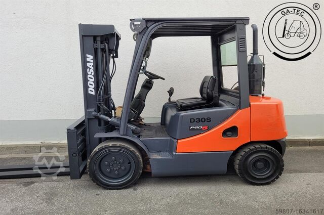 Diesel forklift Doosan D30S-5