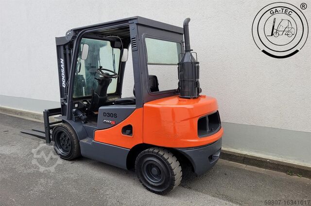 Diesel forklift Doosan D30S-5