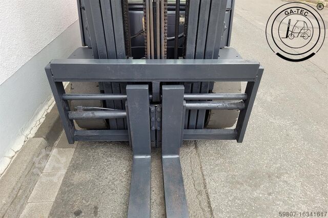 Diesel forklift Doosan D30S-5