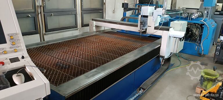 Wasserstrahlschneidanlage TRUMPF waterjet cutting machine