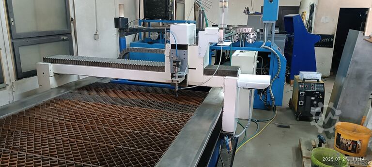 Wasserstrahlschneidanlage TRUMPF waterjet cutting machine
