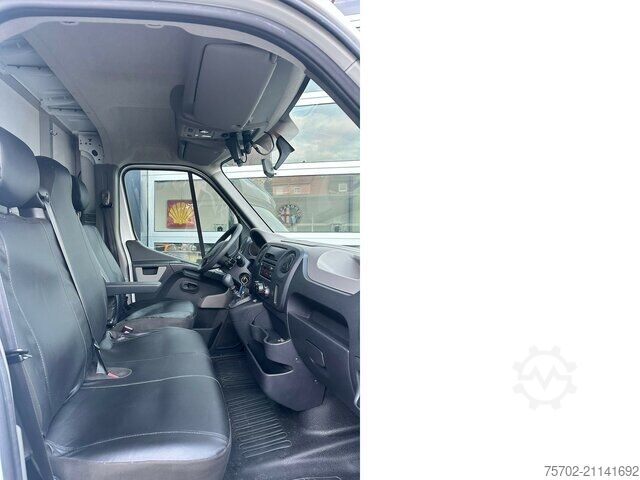 Viehtransporter Renault Master 1-2 Pferde Bloomfields