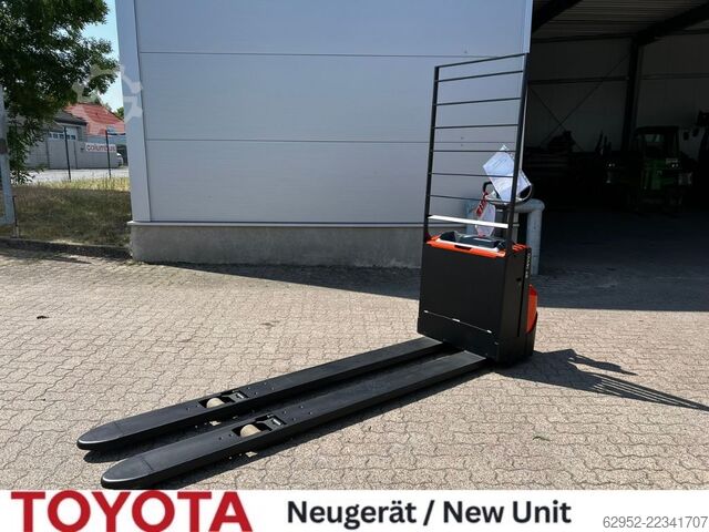 Electric Pallet Truck Toyota LWE 200 / neu!