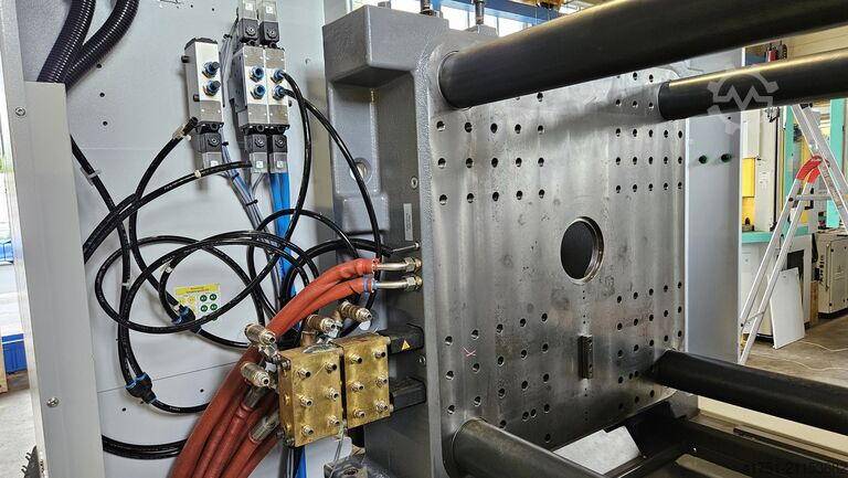 Spritzgießmaschine Arburg 630 H 2500-400 mit Multilift