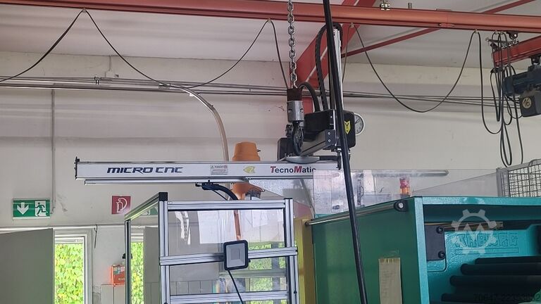 Injection molding machine Arburg 570 C 2000-800 GOLDEN EDITION