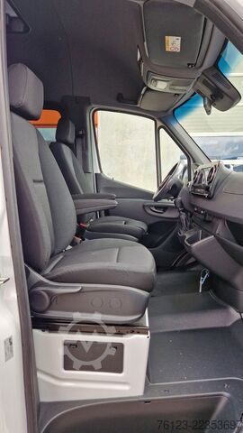 Minibus MERCEDES-BENZ 10 Sprinter Lord Light 22 Sitzer Vorlauffahrzeug