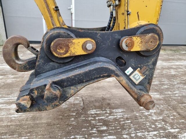 Mobile excavator Caterpillar - Only 4000 hrs! Caterpillar M313D