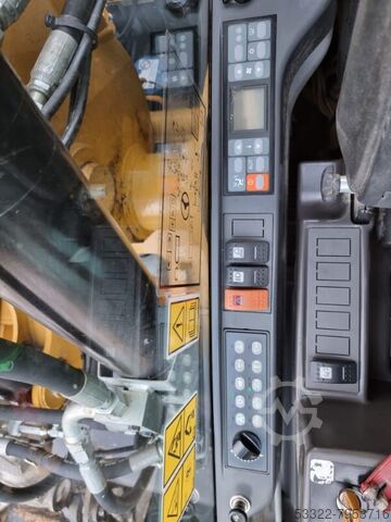 Mobile excavator Caterpillar - Only 4000 hrs! Caterpillar M313D