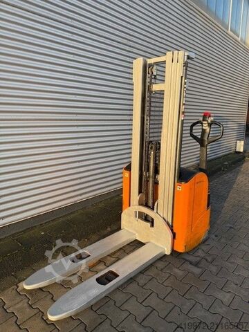 Deichselstapler Still EGV16