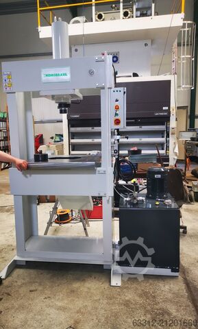 Straightening press and assembly press DW-40 Hidrobrasil 40 T Richtpresse DW-40