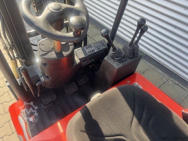 Electric 3-wheel forklift Linde E15Z-02