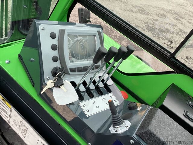 Four-way side loader Combilift CBE3000