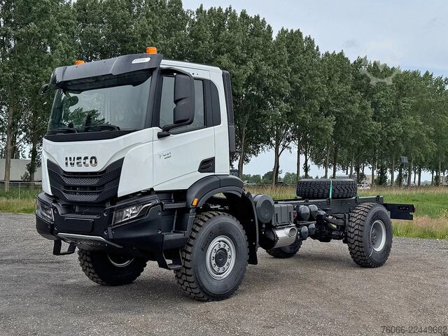 Chassis with cab Iveco T-Way AD190T43WH-4500 AT Chassis Cabin (8 units)